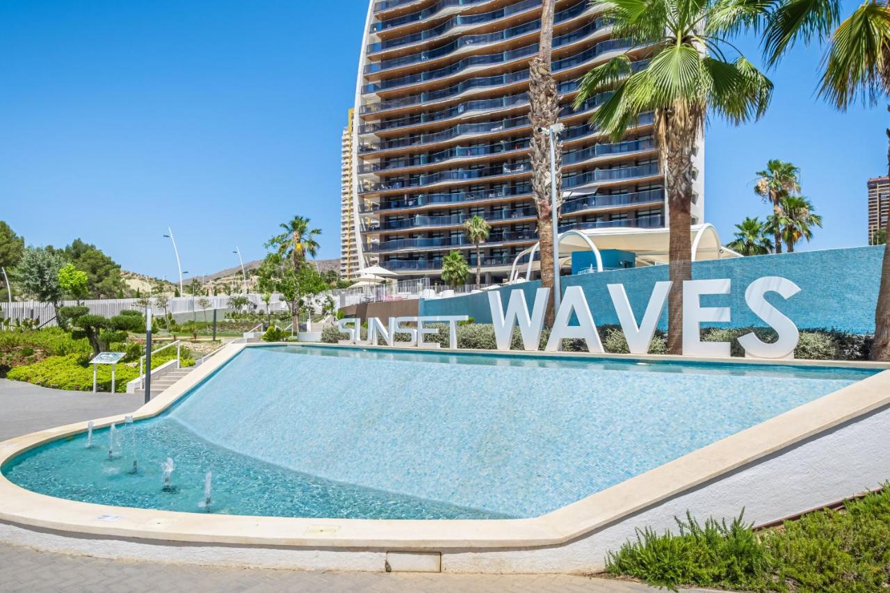 Sunset Waves Deluxe Apartments Poniente Beach Resort Benidorm Exteriér fotografie